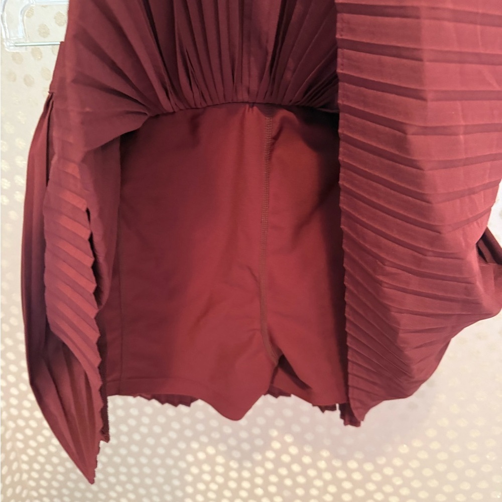 Old Navy Active Burgundy Pleated Skort XS Built In Shorts Athletic Skirt - Picture 5 of 7